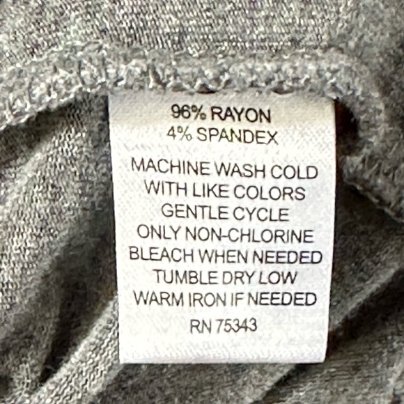 Saint Tropez West Gray sleeveless dress 🩶 - Picture 6 of 6